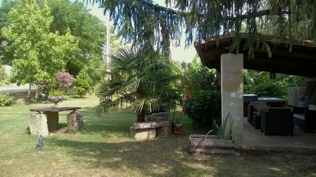 Domaine Capiet Bed & Breakfast Courpiac Exterior photo